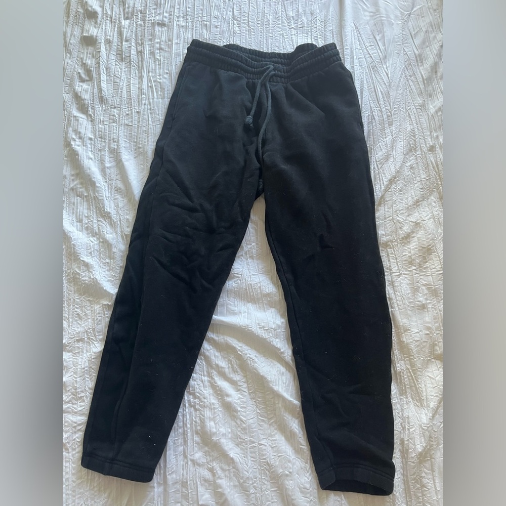 Aritzia black Boyfriend Jogger Pants